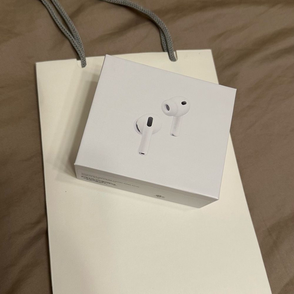 White Wireless Earbuds